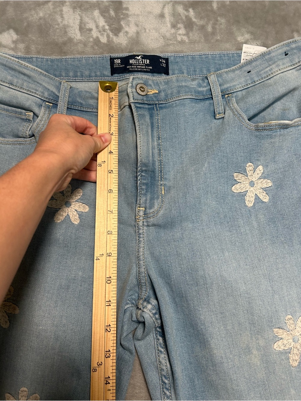 Hollister High Rise Flare Jeans Women’s 19R 34x32 Light Wash Embroidered - Picture 8 of 10